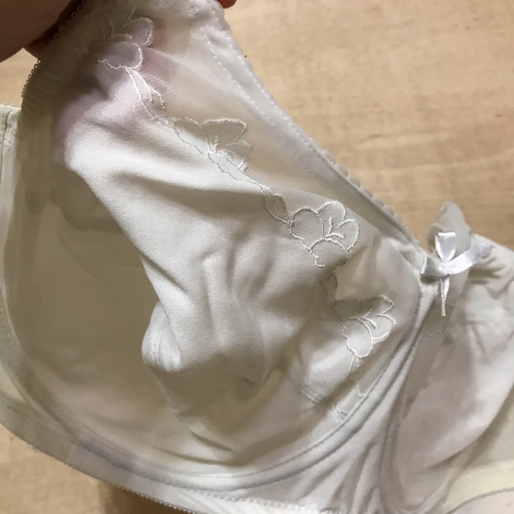 Signature Collection Bra - Picture 4 of 8